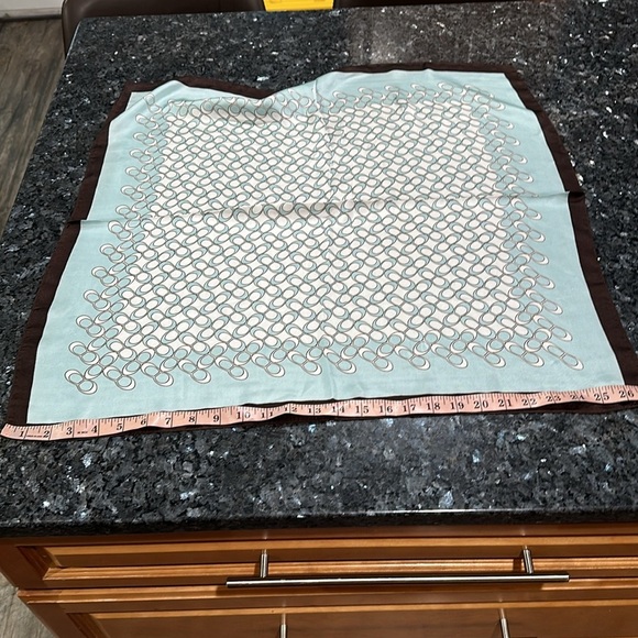 Beautiful scarf NEW - Picture 2 of 5